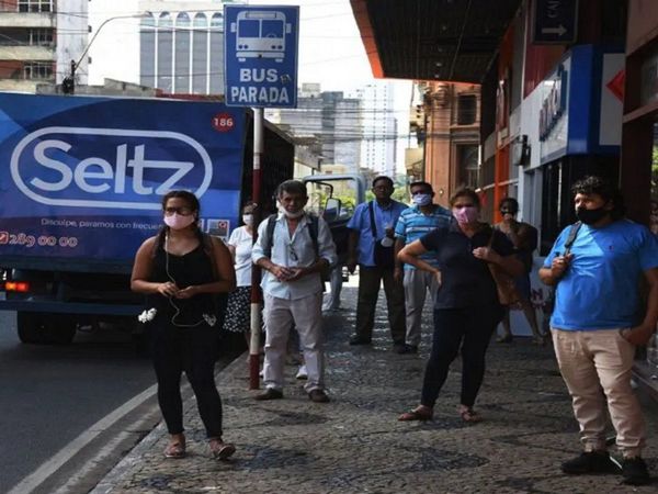 Pasajeros están hartos de las reguladas de micros