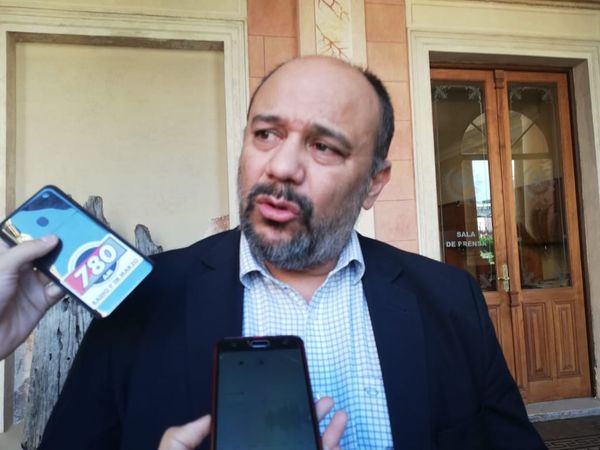 El doctor Julio Rolón presentó “renuncia indeclinable” al cargo de viceministro de Rectoría y Vigilancia de la Salud - ADN Digital