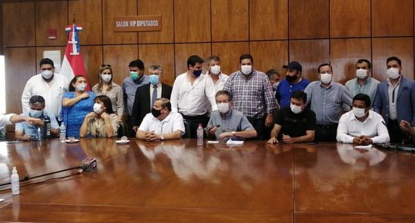 Liberales impulsarán juicio político a Abdo y Velázquez
