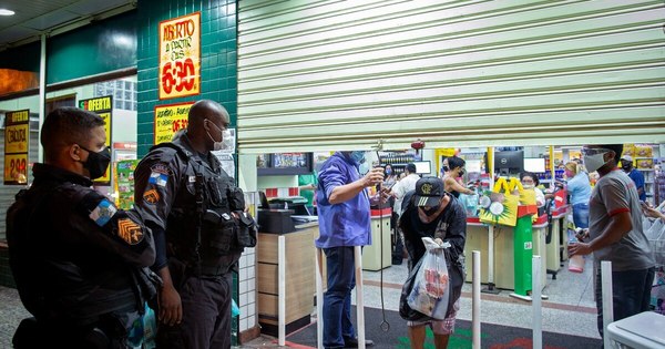 La Nación / Río de Janeiro y Sao Paulo endurecen restricciones
