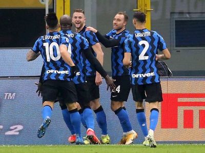 Inter triunfa y se afianza arriba