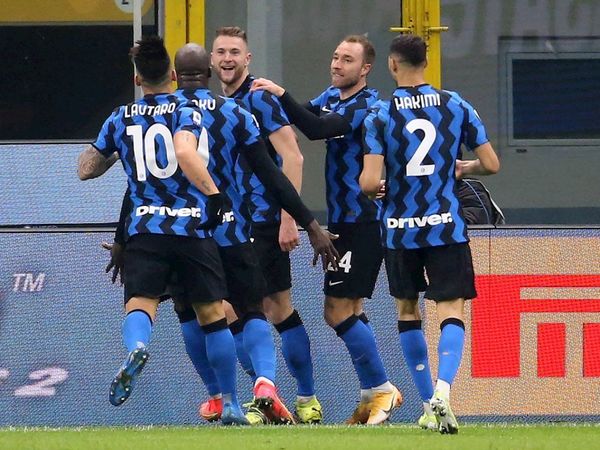 Inter triunfa y se afianza arriba