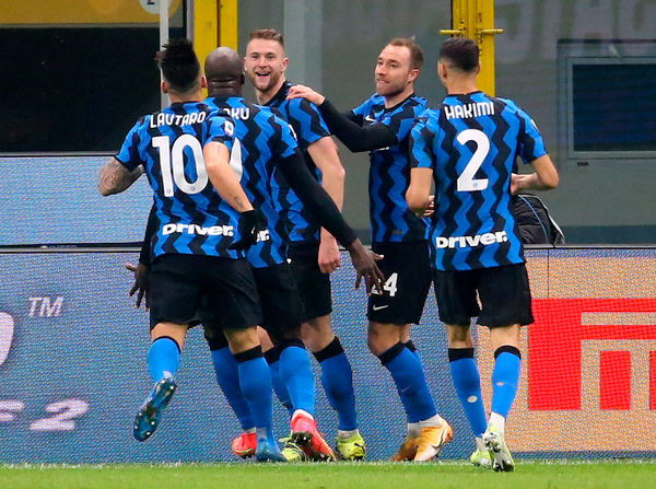 Inter se saca de encima al Atalanta y se mantiene arriba
