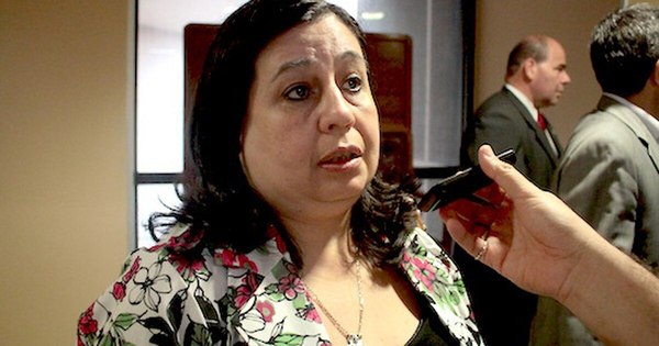 La Nación / Esperanza Martínez califica de patéticas las acusaciones del secretario de Abdo