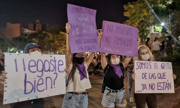 «Vivas, diversas y con derechos», mujeres marchan en el microcentro