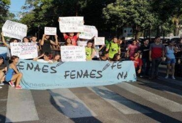 Diario HOY | Estudiantes secundarios convocan a manifestación frente a Mburuvicha Róga