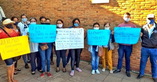 La Nación / Protesta por falta de insumos de diálisis