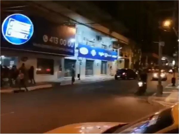 Antimotines dispersa a grupo violento que se mezcló entre manifestantes