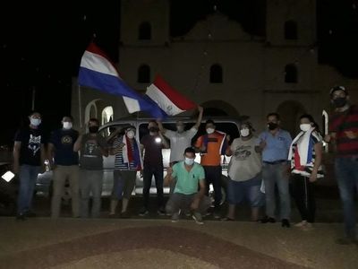 Jóvenes piden resistir a los corruptos, a quienes piden se vayan de manera pacífica - Nacionales - ABC Color