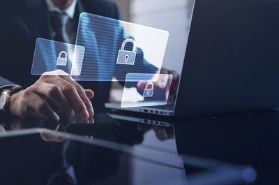 Crisis de ciberseguridad y suba del petróleo, tras ataques a Microsoft y Arabia Saudita - MarketData