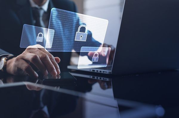 Crisis de ciberseguridad y suba del petróleo, tras ataques a Microsoft y Arabia Saudita - MarketData