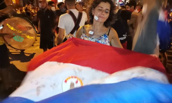 Doctora recibe balines de goma durante manifestación