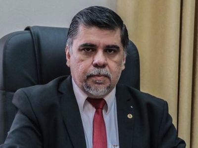 Borba hará barrida administrativa en Salud para destrabar compras