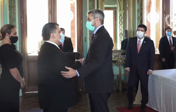 Juramento de Borba como nuevo titular de Salud