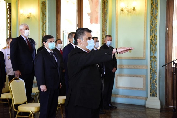 Julio Borba jura como nuevo ministro de Salud