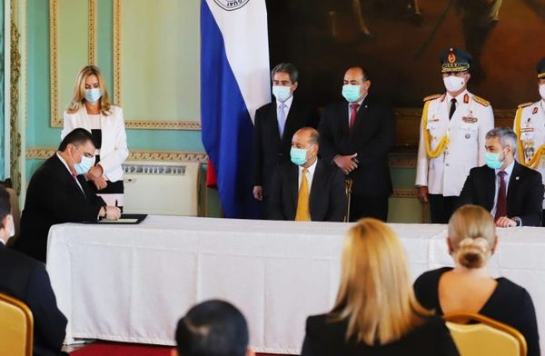 Asumió Julio Borba como nuevo ministro de Salud Pública | OnLivePy