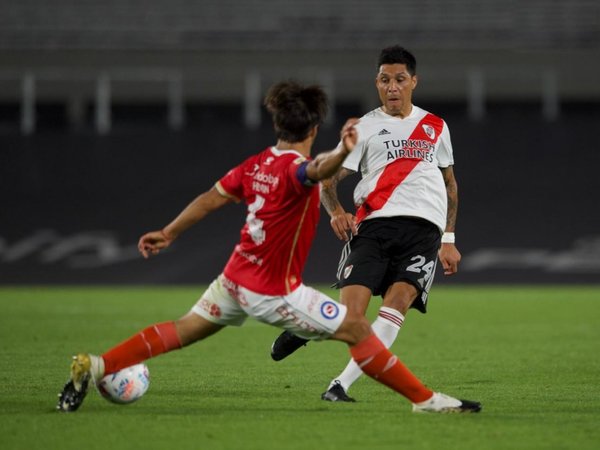 River cae ante Argentinos y se aleja de la cima a 6 días del superclásico