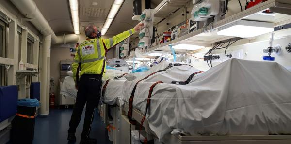 Un tren de Cuidados Intensivos, la última apuesta de Italia contra el virus