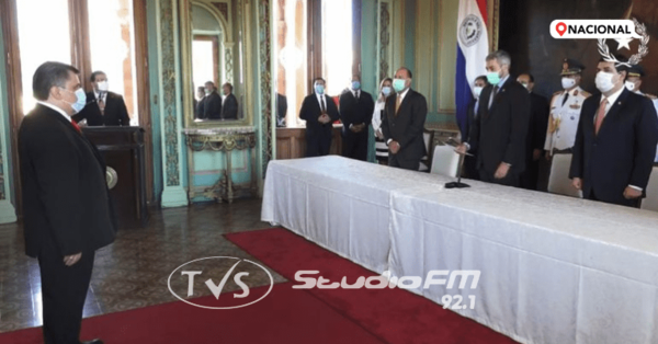 SALUD: JULIO BORBA ASUME DE FORMA OFICIAL