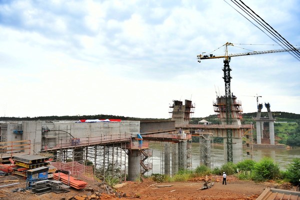 Puente de la Integración: Intensifican tareas de armado y encofrado del segundo tablero