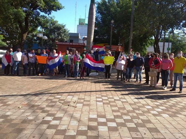 Canindeyú: ciudadanos autoconvocados y enfermeros exigen medicamentos e insumos - Nacionales - ABC Color