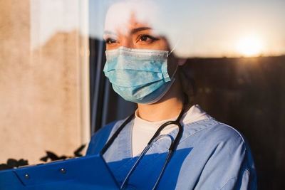 Salud declara “alerta roja” ante aumento de contagios de COVID-19 y advierte riesgo de colapso - MarketData