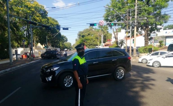 Diario HOY | Cierran la Avenida Mariscal López en zona de Mburuvicha Róga