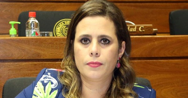 La Nación / Denuncian a Kattya González por supuesta xenofobia: empresarios accionarán contra el Estado
