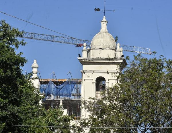 La Iglesia dijo que era un montaje, pero la obra de la UC ya afea el paisaje urbano - Nacionales - ABC Color