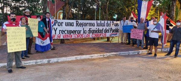 Universitarios y autoconvocados piden el juicio político para el presidente y el vice - Nacionales - ABC Color
