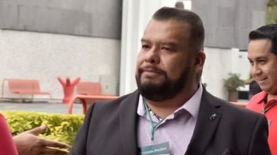 Ordenan la detención de un exdirigente y una diputada por dirigir una red de prostitución en el partido mexicano PRI