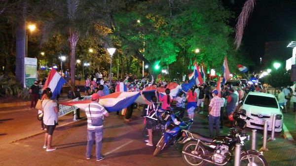 Quinto día de protestas en Encarnación - Nacionales - ABC Color