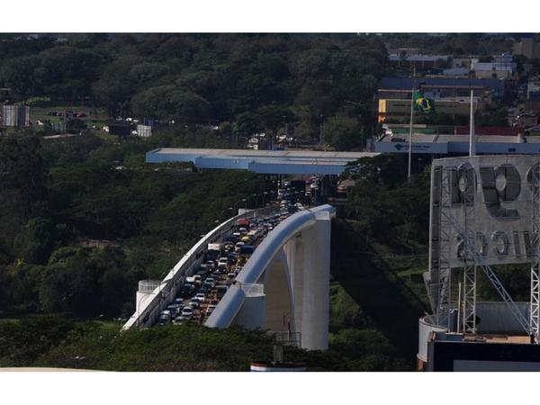 Foz de Yguazú prohíbe a ciudadanos ingresar al Paraguay
