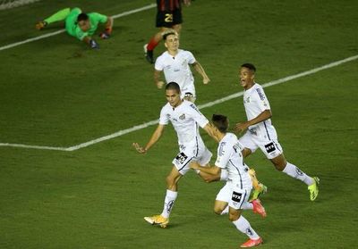 Santos obtiene mínima ventaja sobre el Lara - Fútbol - ABC Color