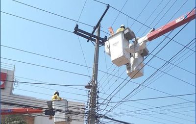 ANDE busca bajar cantidad de usuarios por alimentador - Nacionales - ABC Color