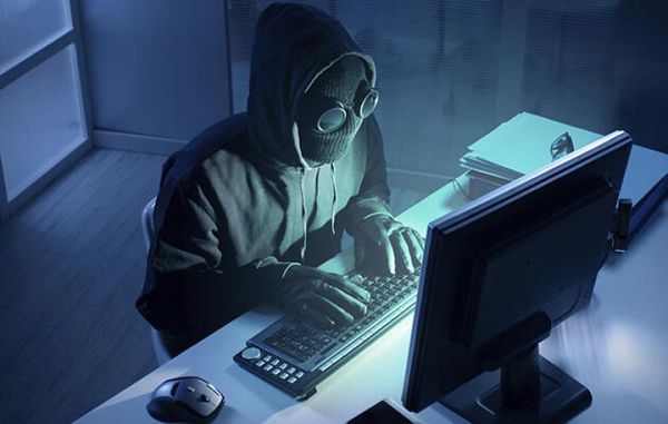 Investigan a toda una familia por un supuesto caso de sextorsión