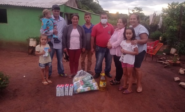Familias de Repatriación reciben kits de alimentos - Noticiero Paraguay