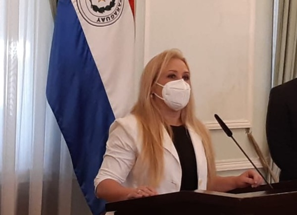 Nueva ministra asegura que trabajará 'con todas las mujeres del Paraguay sin distinción de banderías políticas'