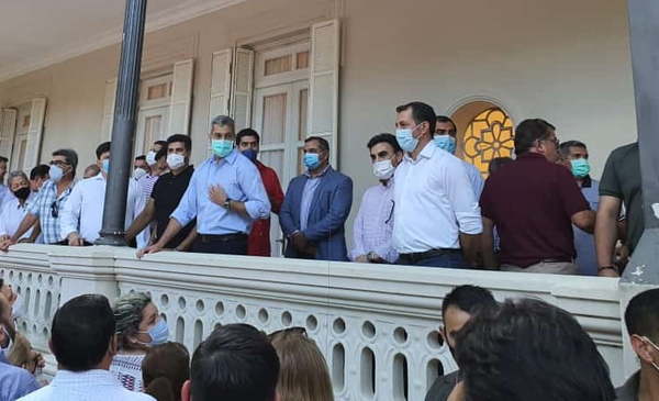 Funcionarios Públicos colorados harán caravana el viernes en apoyo a Mario Abdo - Noticiero Paraguay