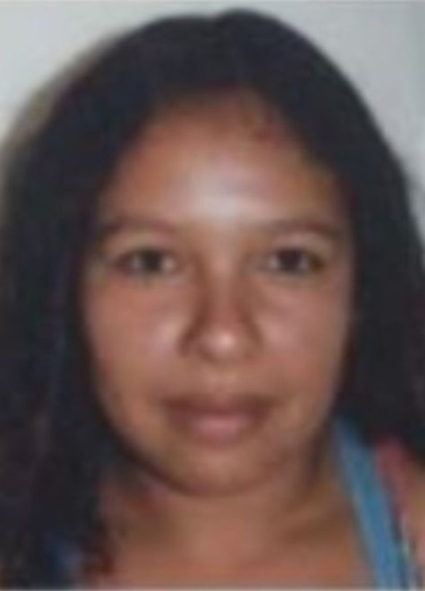 Mujer que intentó enviar partes de bomba a la cárcel se dio por detenida - Nacionales - ABC Color