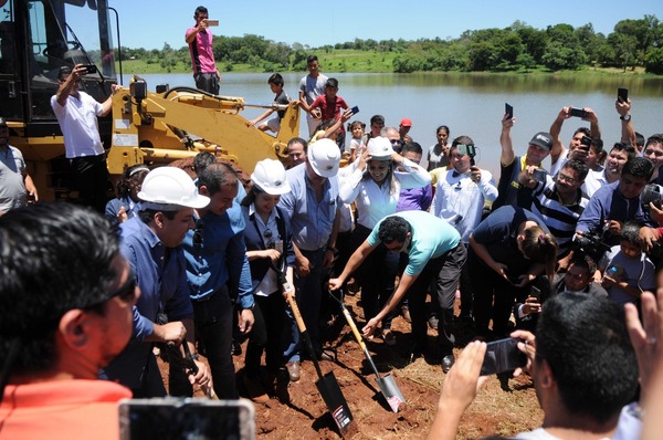 La costanera del lago Acaray es un proyecto emblemático de Prieto