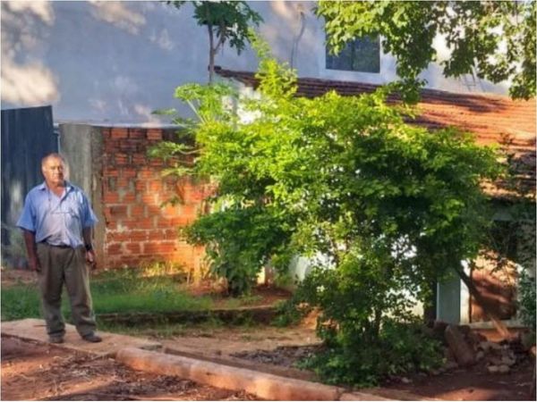 Denunció que le robaron su plata y había sido estaba donde guardó