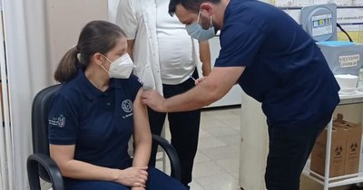 La Nación / Se inició la aplicación de 850 dosis de Coronavac en Alto Paraná