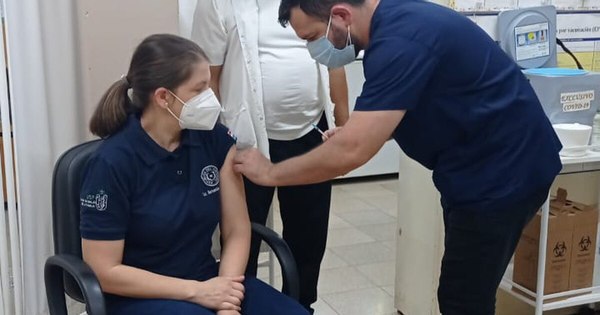 La Nación / Se inició la aplicación de 850 dosis de Coronavac en Alto Paraná