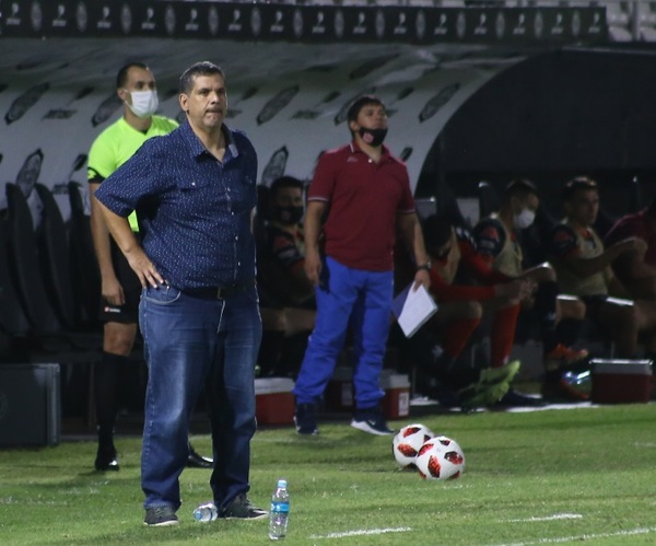 Enrique Landaida es nuevo DT de River Plate