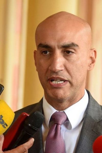 Investigarían gestión de Mazzoleni por falta de medicamentos