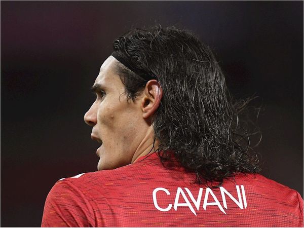 El United no ha decidido aún qué hacer con Cavani
