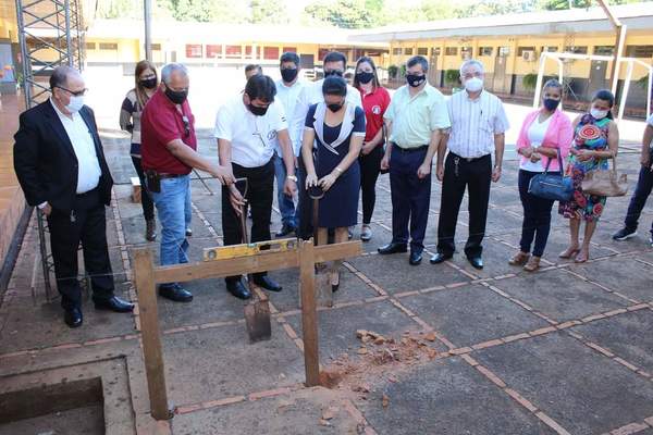 Inician obras en ocho escuelas de Hernandarias con dinero del Fonacide
