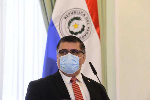 Ministro de Salud pide un "poquito de paciencia", dice tener "más problemas que libro de Baldor" - ADN Digital