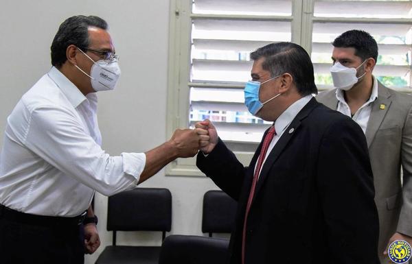 Alerta roja en Asunción y Central por cifras récord de Covid-19 •